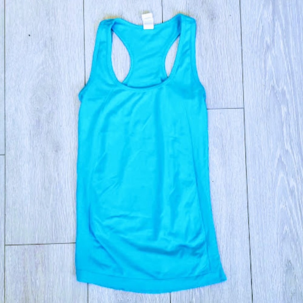 Fabletics Razorback Workout Top Baby Blue - Picture 2 of 5